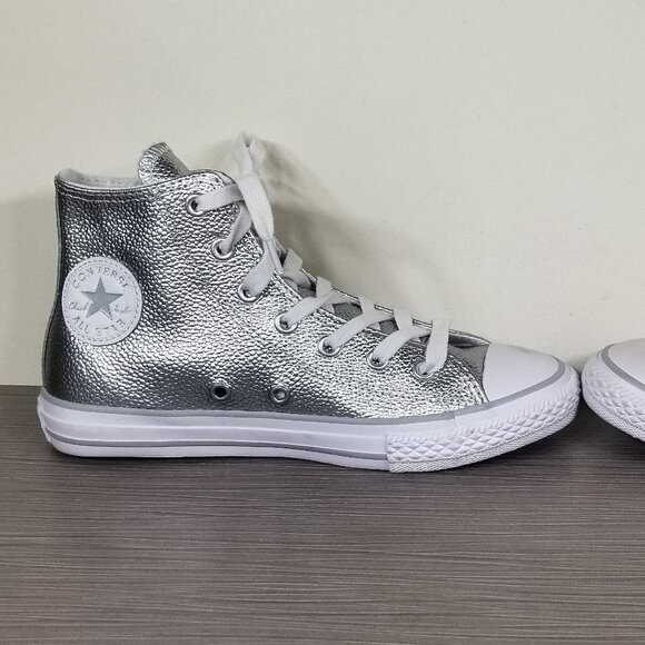 Converse Chuck Taylor All Star Sneakers, Silver Leather, Little Kid Size 3 / 35 - Picture 6 of 12